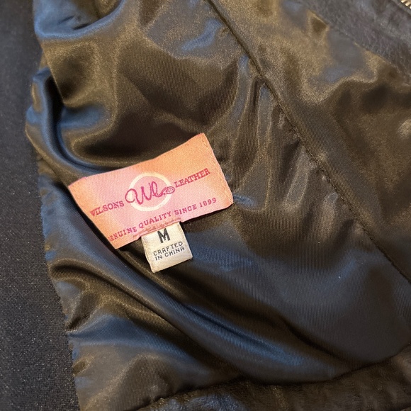 Women’s Wilson Leather Vest - Picture 2 of 3